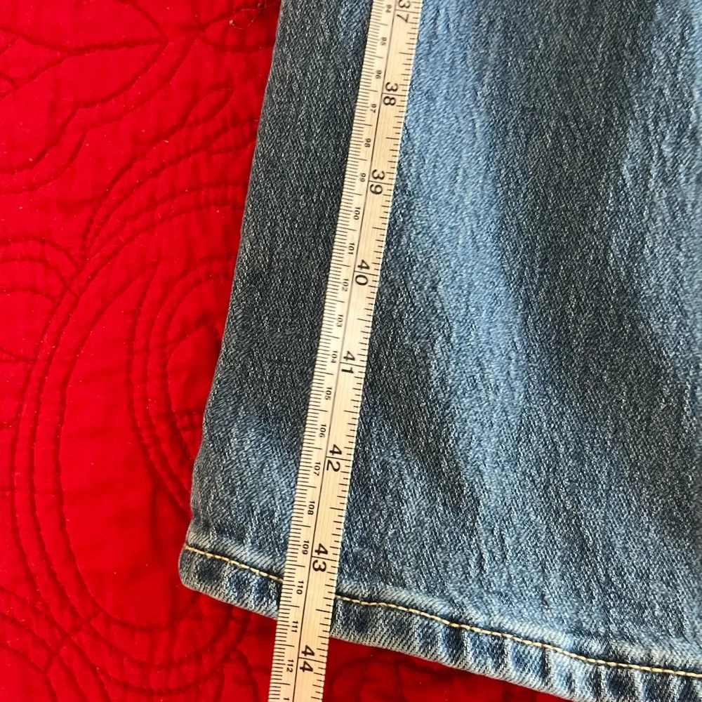 Old Navy jeans. Wow mid rise boyfriend jeans 18 - Picture 7 of 7